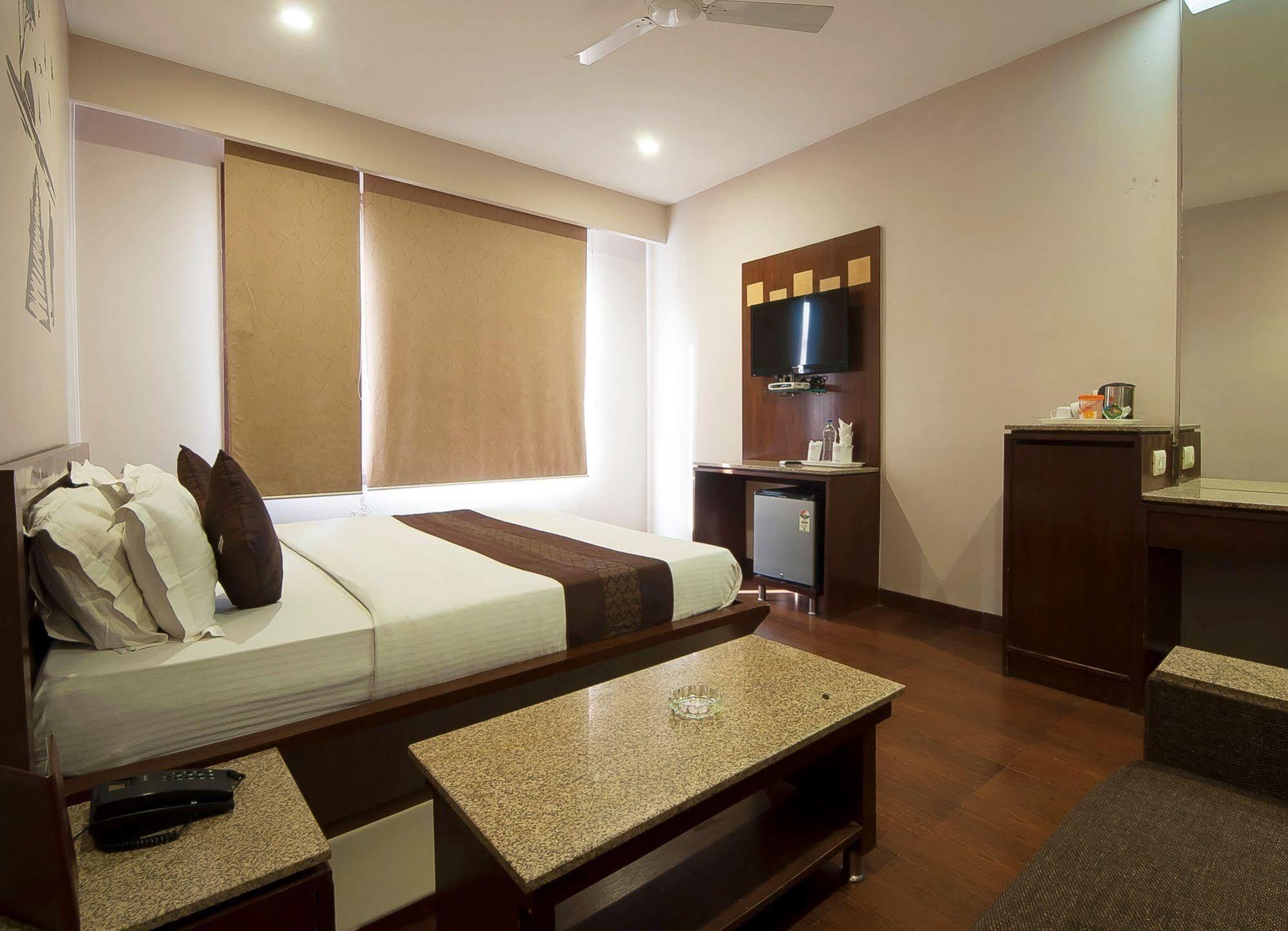 Fabhotel Basera อัมริตสา ภายนอก รูปภาพ