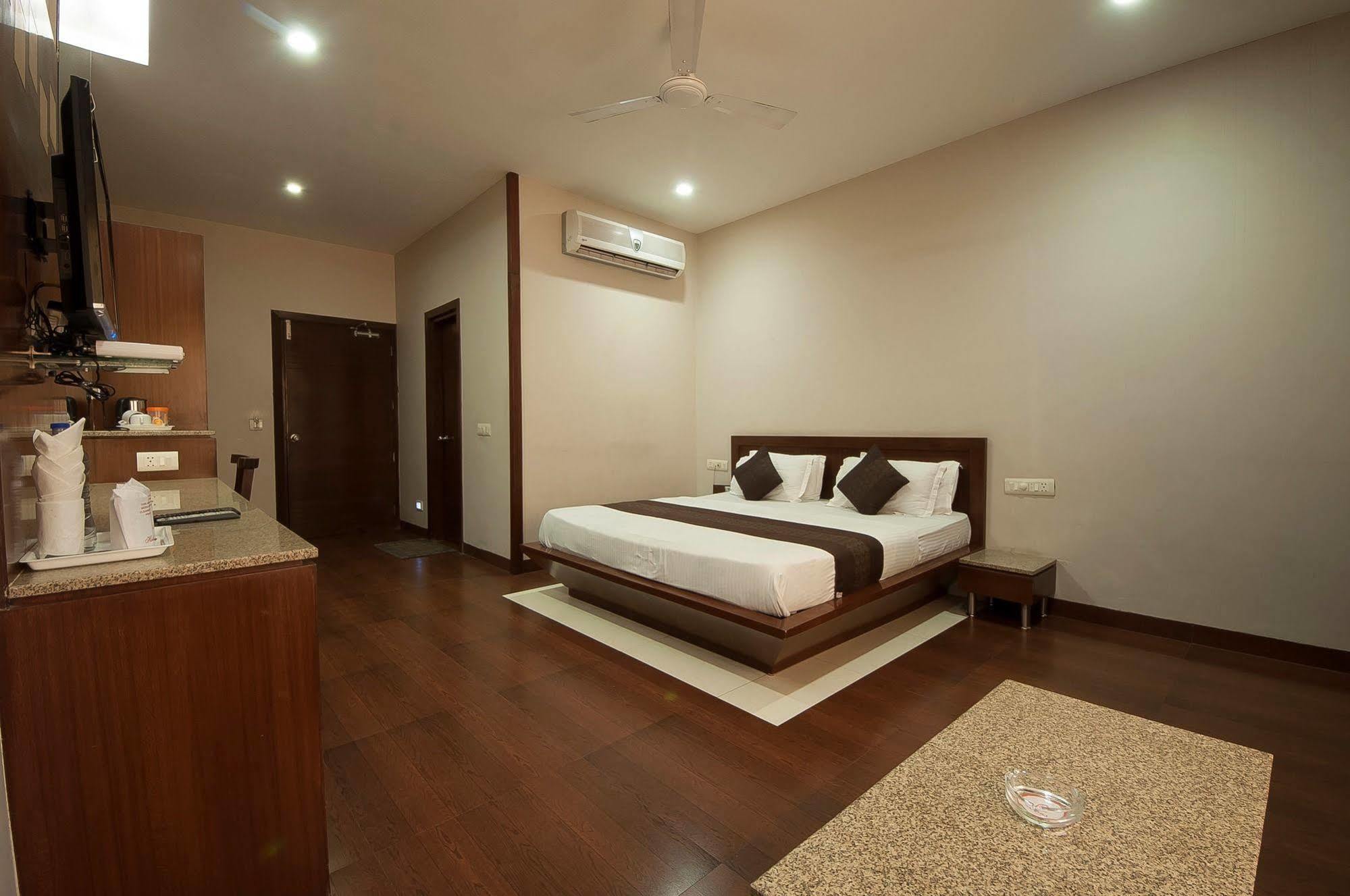 Fabhotel Basera อัมริตสา ภายนอก รูปภาพ